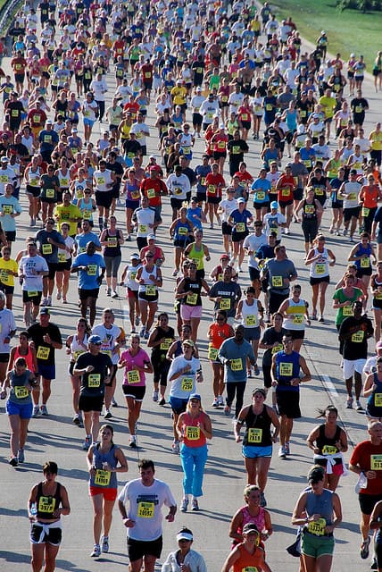 Runners in the 2009 Chicago Half Marathon. (Photo by katiebordner/flickr)