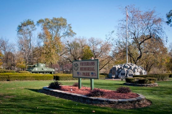 The entrance to Veterans Memorial Park in South Holland, Ill. (Photo by vxia/flickr)