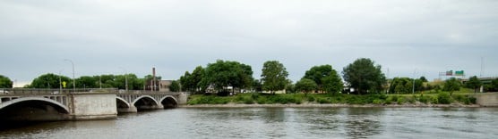 Panoramic view of Iowa's Cedar River. (Photo by Stijn Debrouwere/flickr)