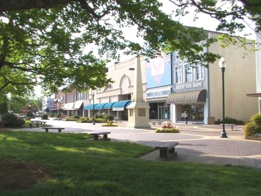 Union Square in downtown Hickory, North Carolina. (Photo by Wikimedia)