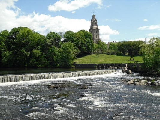 Slater Mill Historic site in Pawtucket, Rhode Island. (Photo by Doug Kerr/flickr)