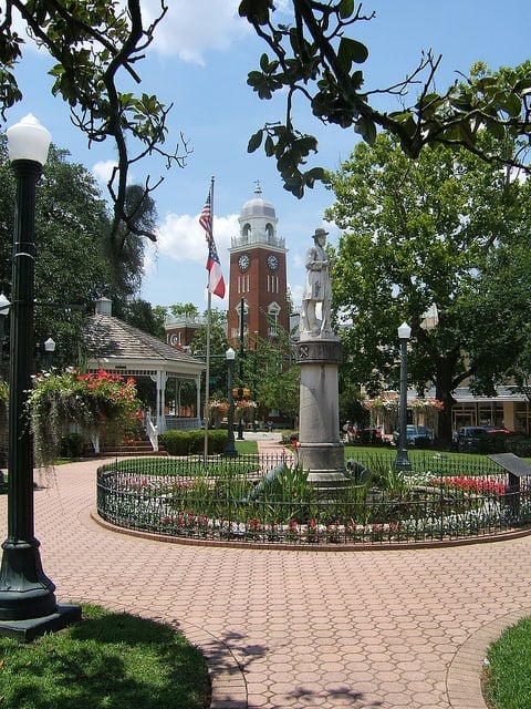 Willis Park in downtown Bainbridge, Georgia. (Photo by Dit Albritton/flickr)