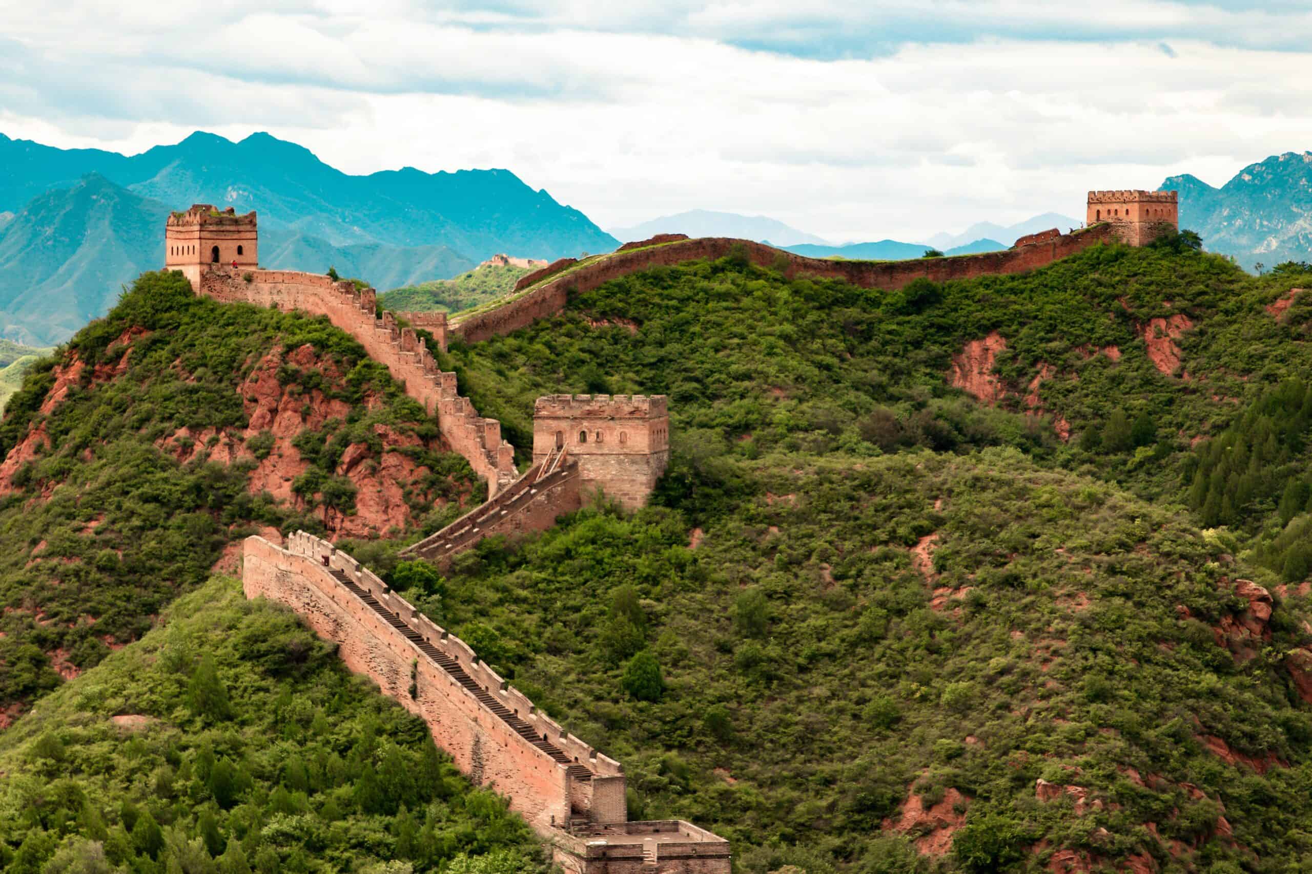 Cuanto se tardo en construir la muralla china