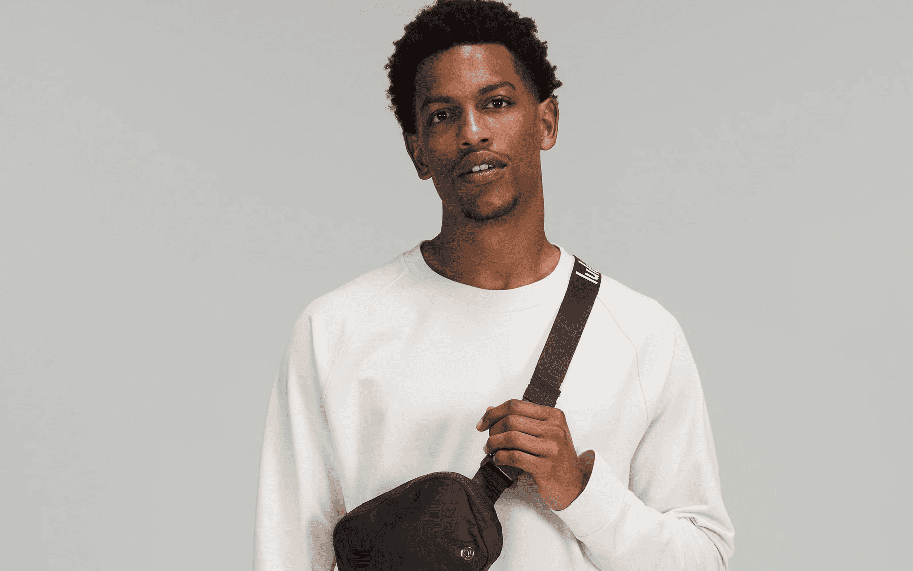 The lululemon Everywhere Belt Bag one of the best gifts for runners.