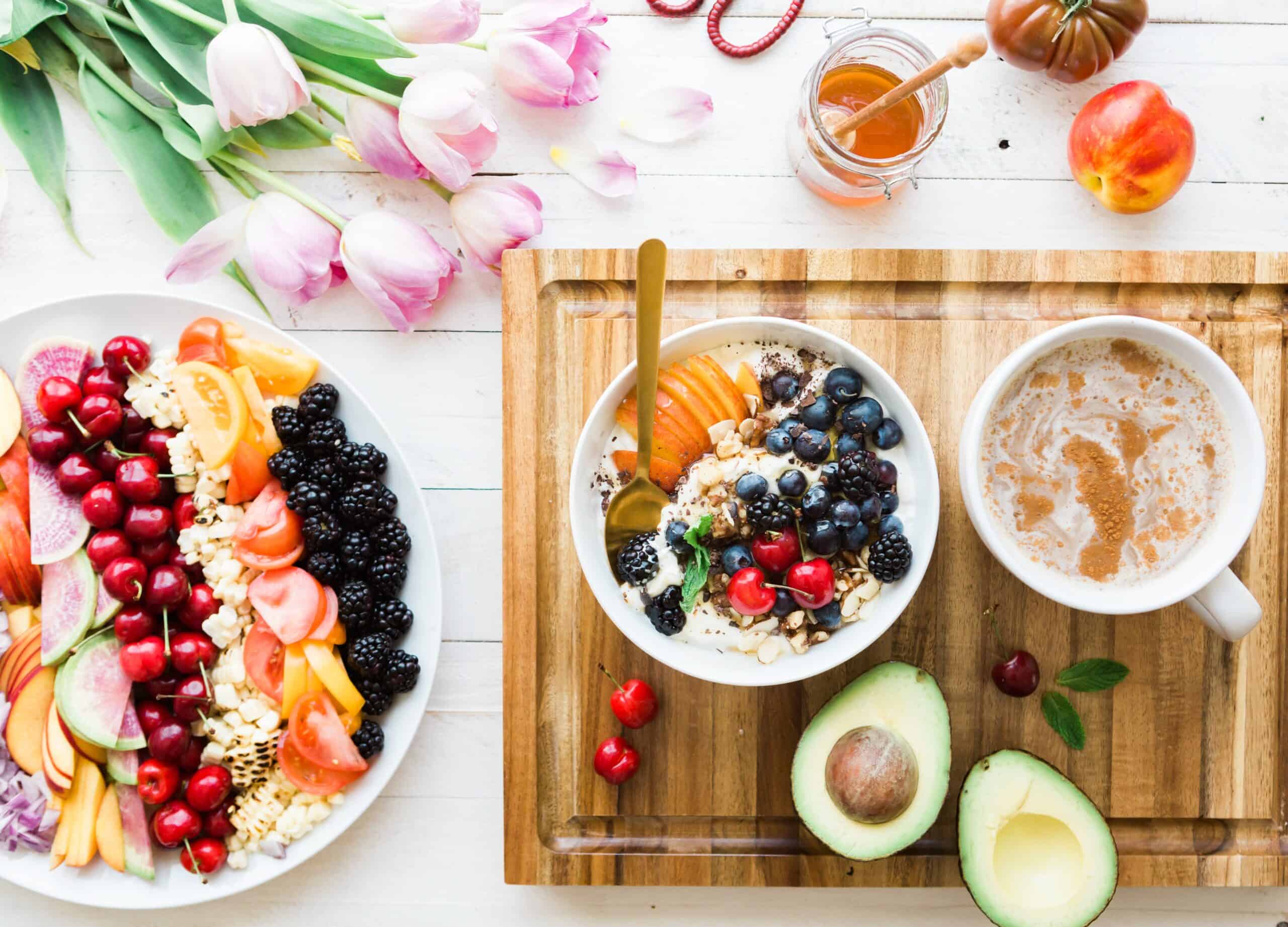 What to eat the week before a marathon incudes fruit, bagels, and other sources of complex and simple carbohydrates.