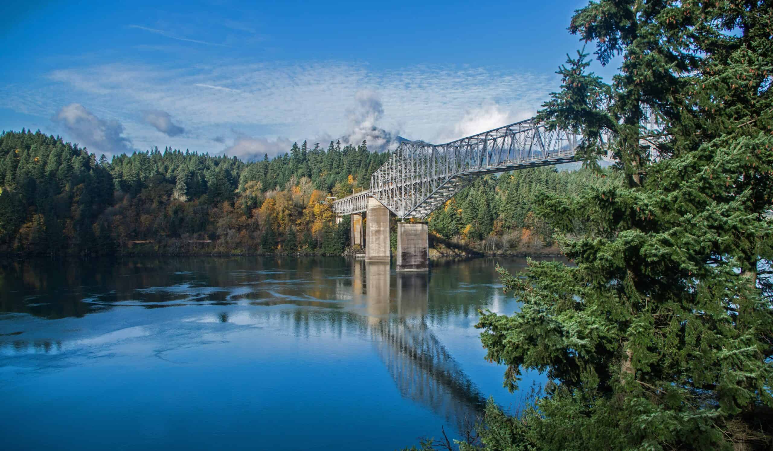 Cascade Locks in Oregon, home to the Gorge Waterfalls Trail Races.