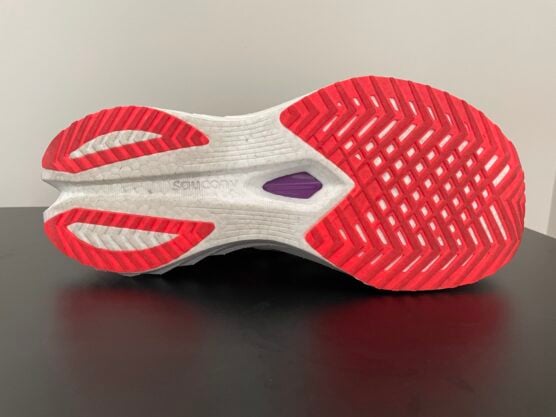 View of the Endorphin Speed 4 tread underneath
